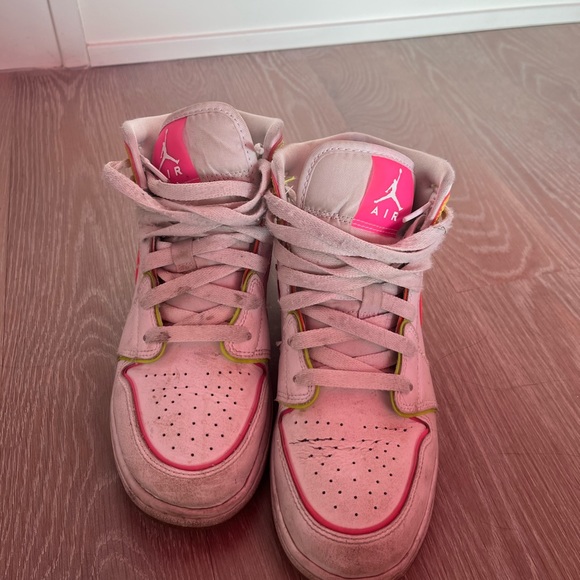 Nike Air Jordan 1 Mid edge glow - Picture 2 of 5